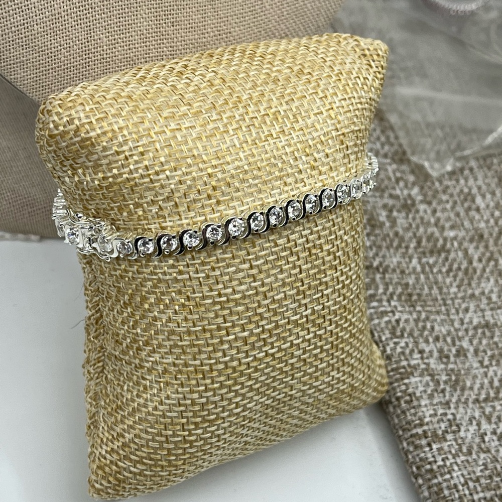 Vintage 7” Sterling Silver CZ Tennis Bracelet – Timeless Sparkle - Picture 6 of 17